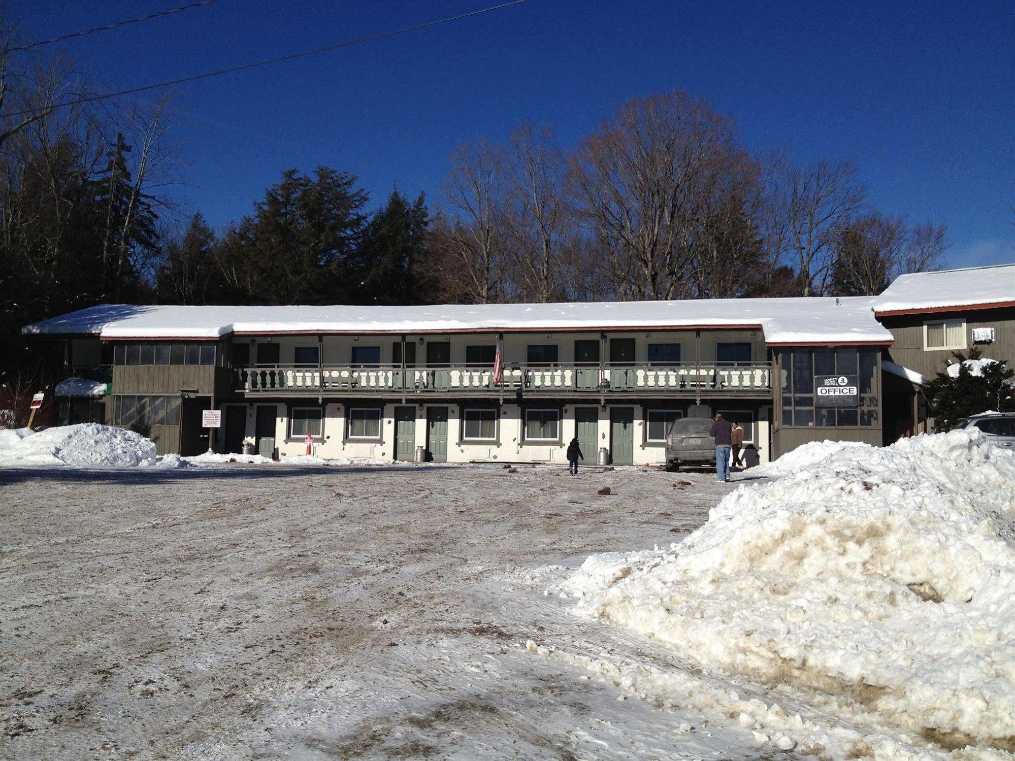 Happy Bear Motel Killington Exterior photo